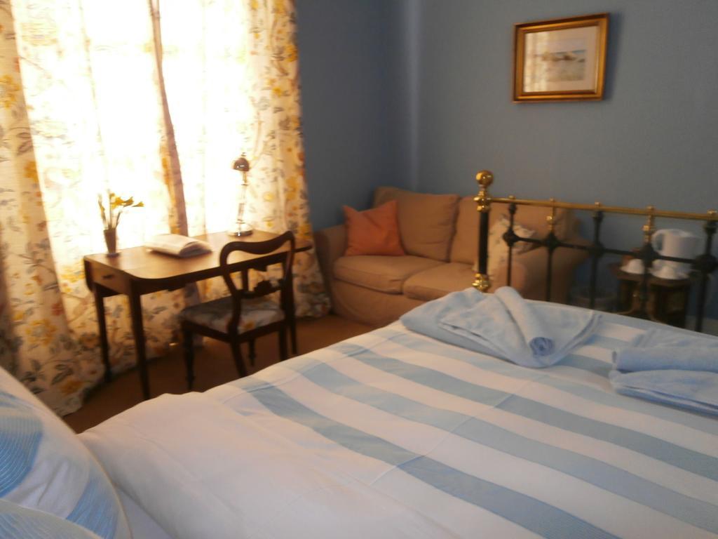 Winter Cherry Bed & Breakfast Эдинбург Номер фото